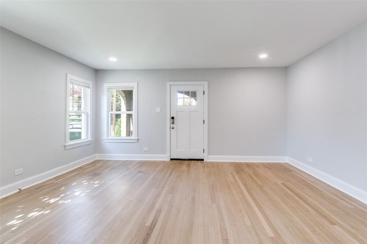 5936 La Vista Dr - Photo 3 of 12