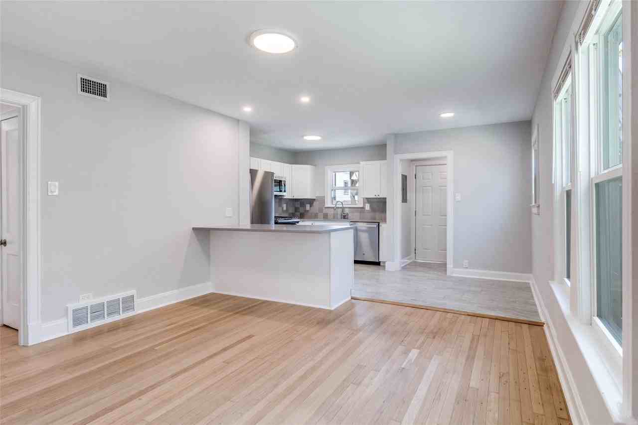 5936 La Vista Dr - Photo 4 of 12