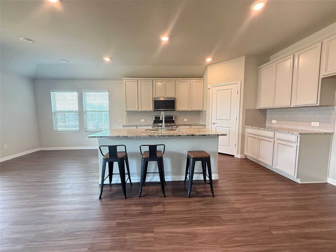 621 Fletcher Dr - Photo 2 of 21