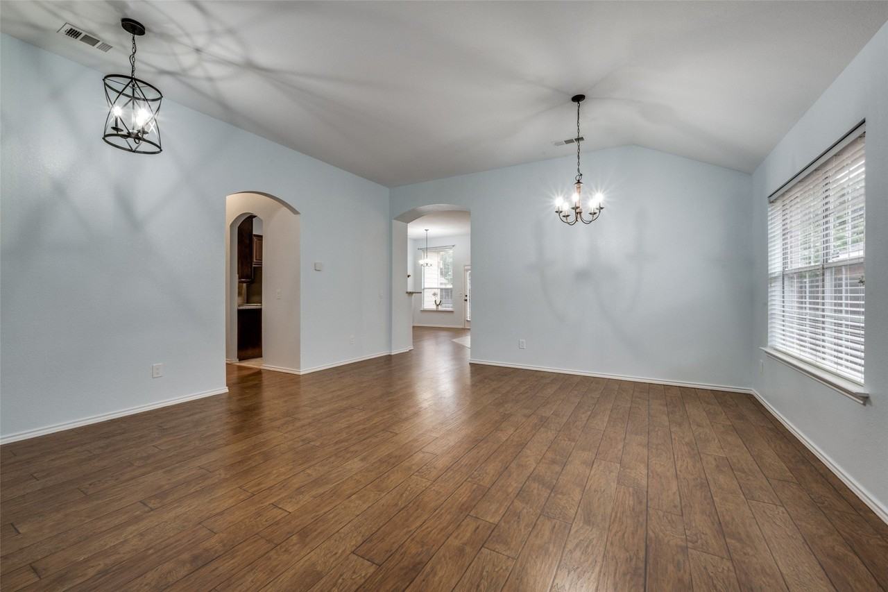 1617 Redwood Dr - Photo 6 of 29