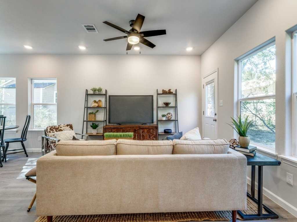 309 Braz St ## 2 - Photo 5 of 15