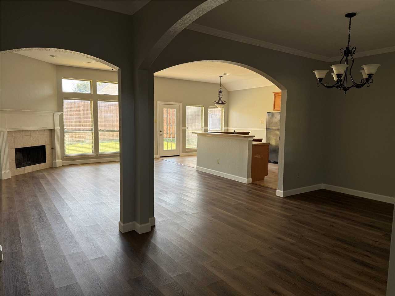 12301 Cajun Dr - Photo 4 of 22