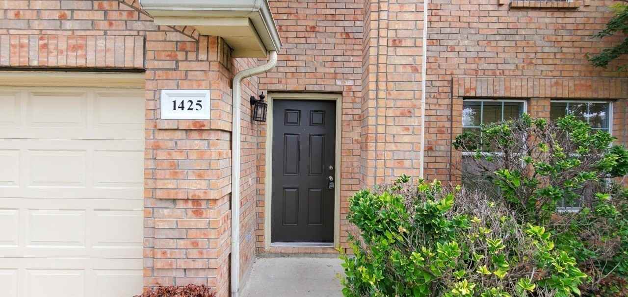 1425 Whitewater Dr - Photo 2 of 17
