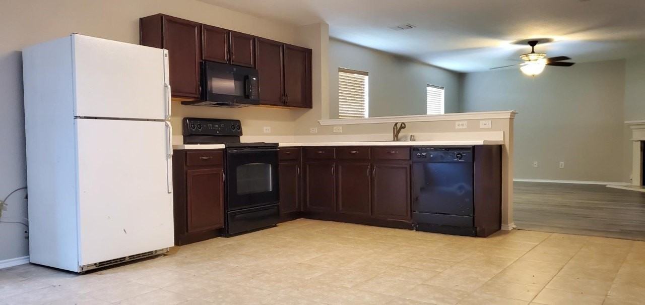 1425 Whitewater Dr - Photo 6 of 17
