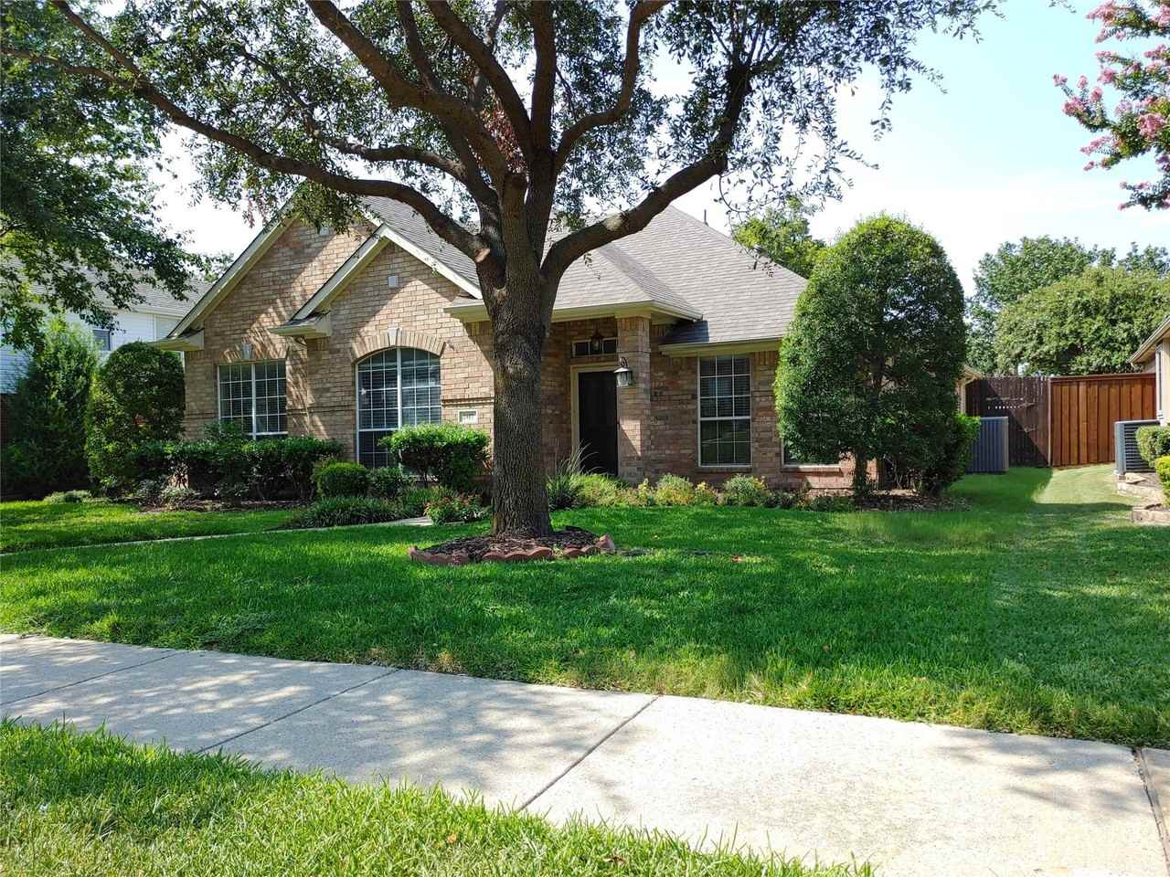 2417 Clear Field Dr - Photo 3 of 34
