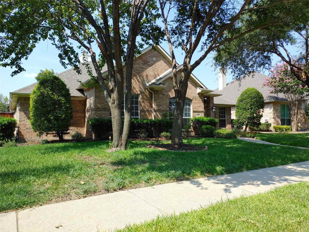 2417 Clear Field Dr - Photo 4 of 34