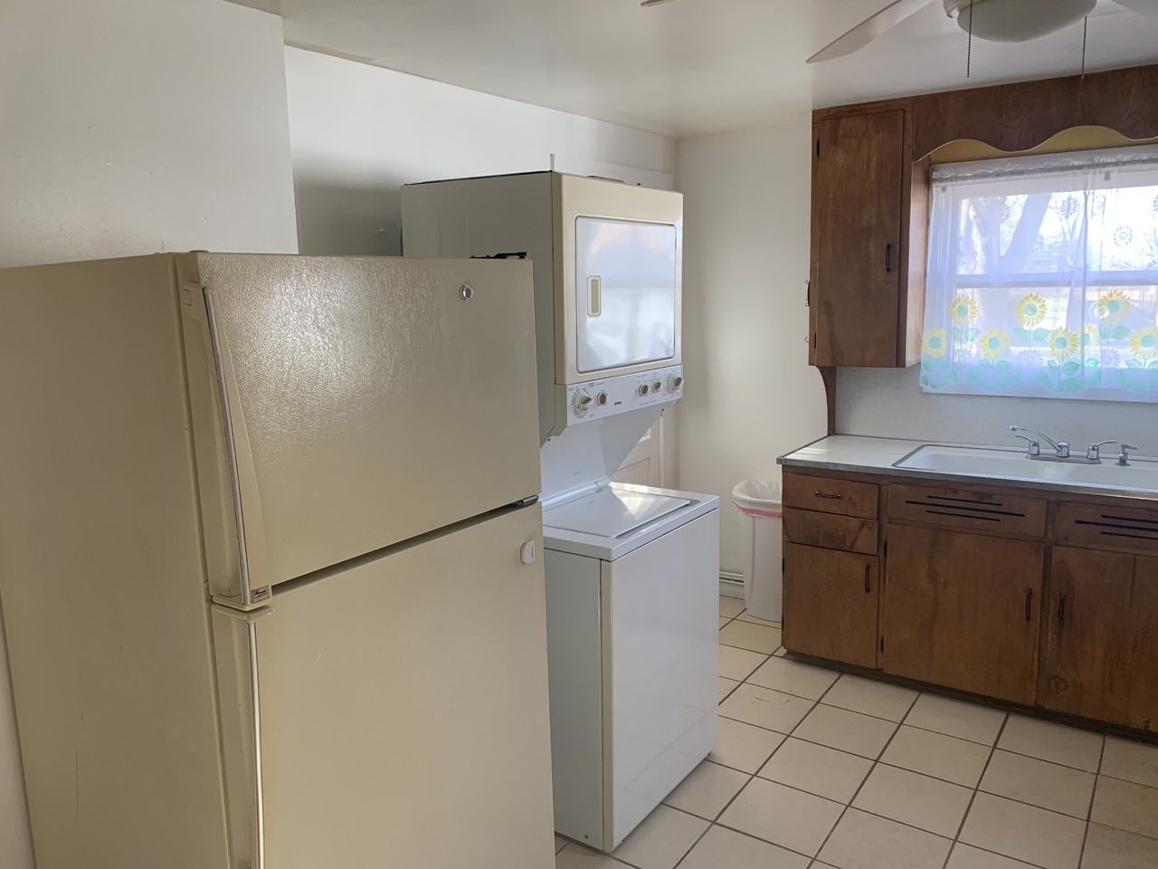 128 S Clark St #1 - Photo 2 of 7