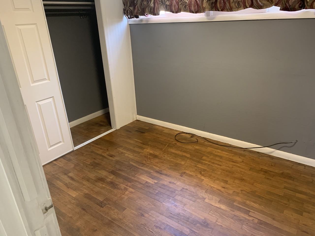 128 S Clark St #1 - Photo 5 of 7