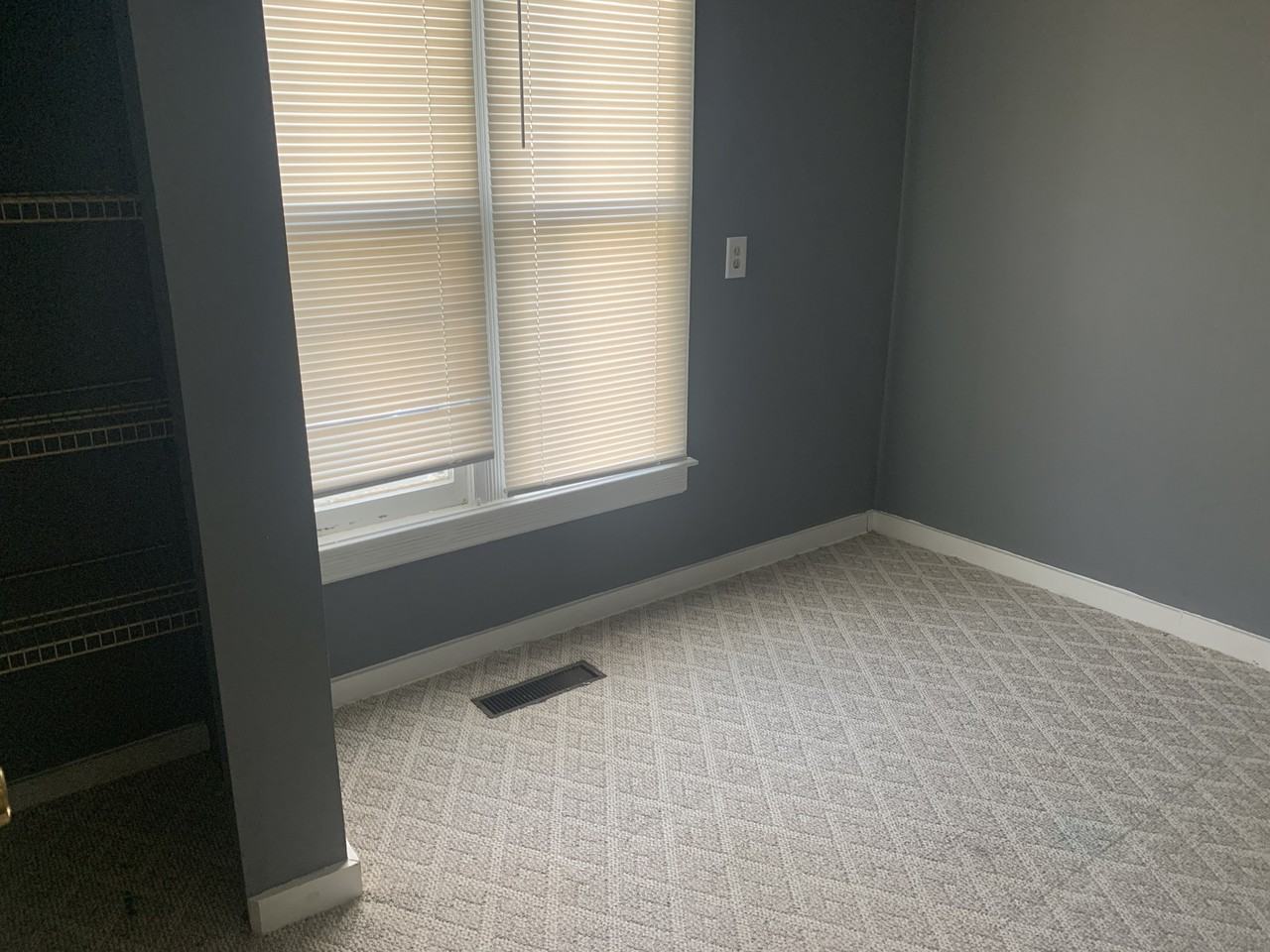 128 S Clark St #1 - Photo 6 of 7