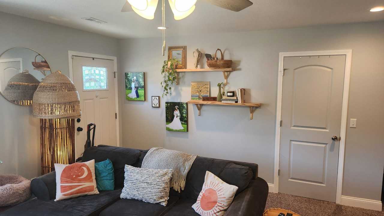 648 Florida St - Photo 4 of 23