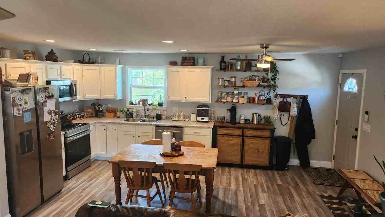 648 Florida St - Photo 7 of 23