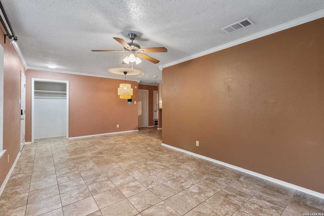 7430 Saddlewood St - Photo 4 of 16