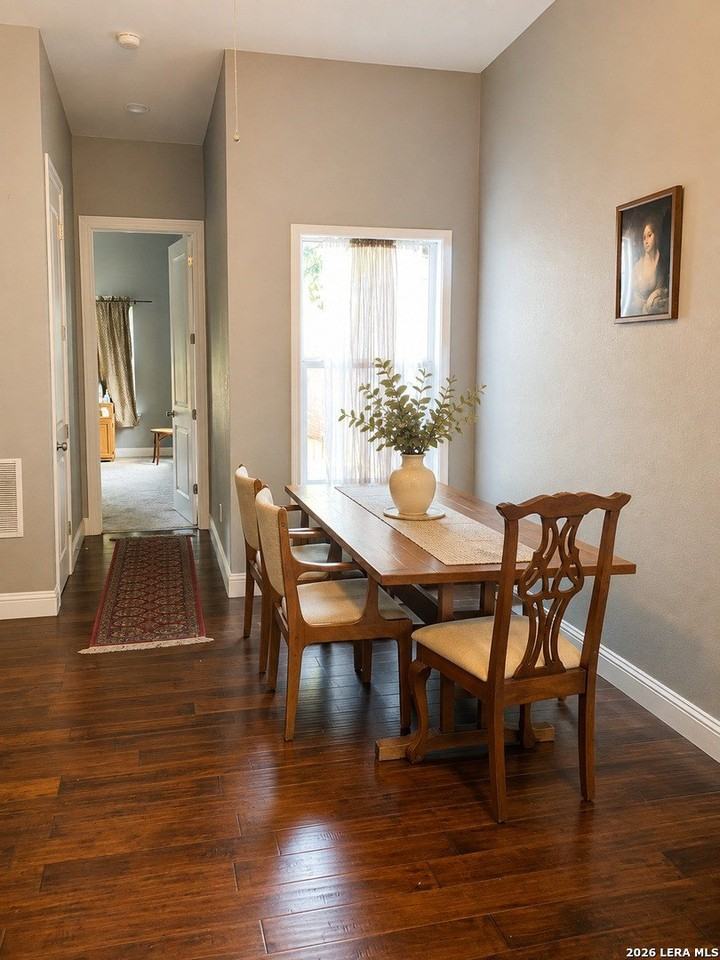 609 W Agarita Ave - Photo 3 of 13