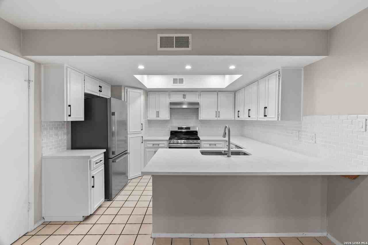 14107 Moss Farm St - Photo 4 of 19