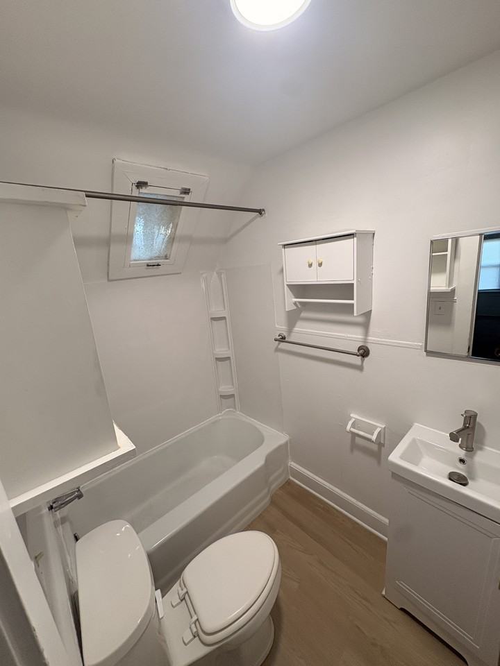 5106 S 41st St #3 - Photo 5 of 9