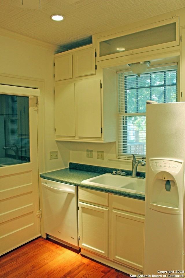 903 E Euclid Ave #903 - Photo 4 of 24