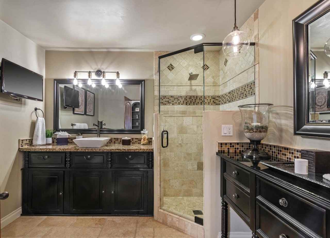 1358 Crestline Dr - Photo 6 of 21