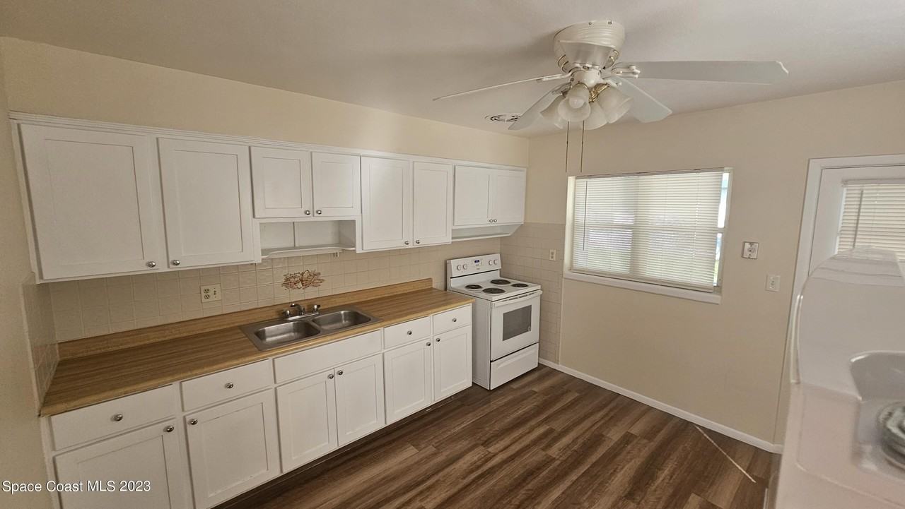 644 Wisteria Dr - Photo 4 of 11