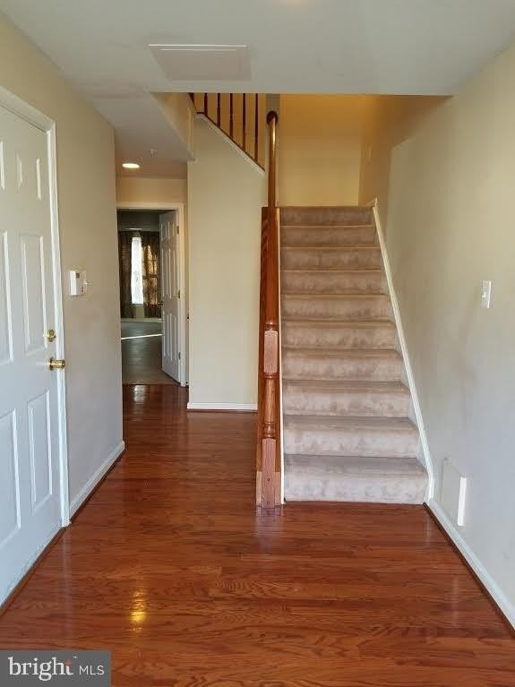 2424 Killarney Ter - Photo 2 of 19