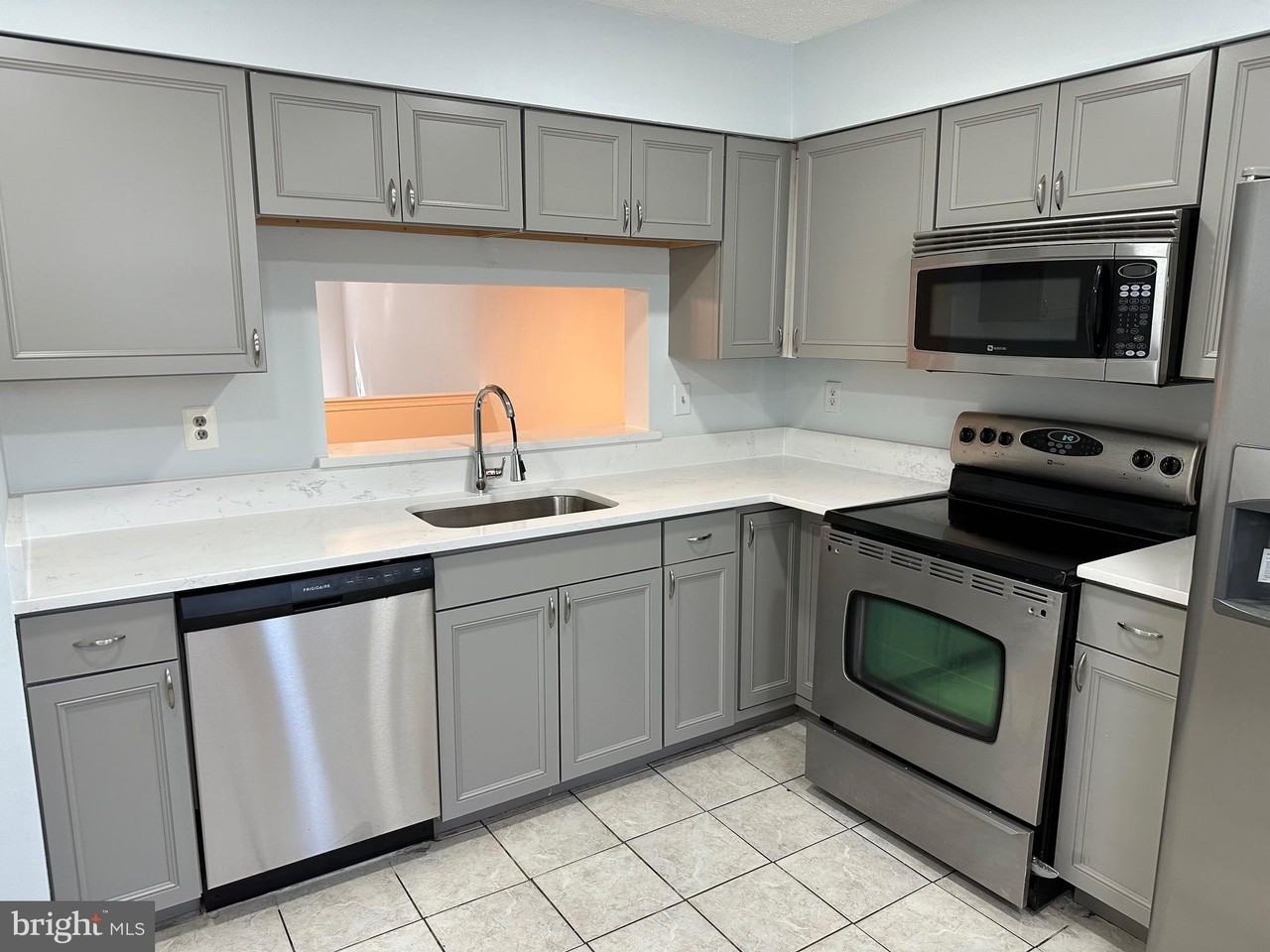 2920 White Oak Ln - Photo 6 of 20