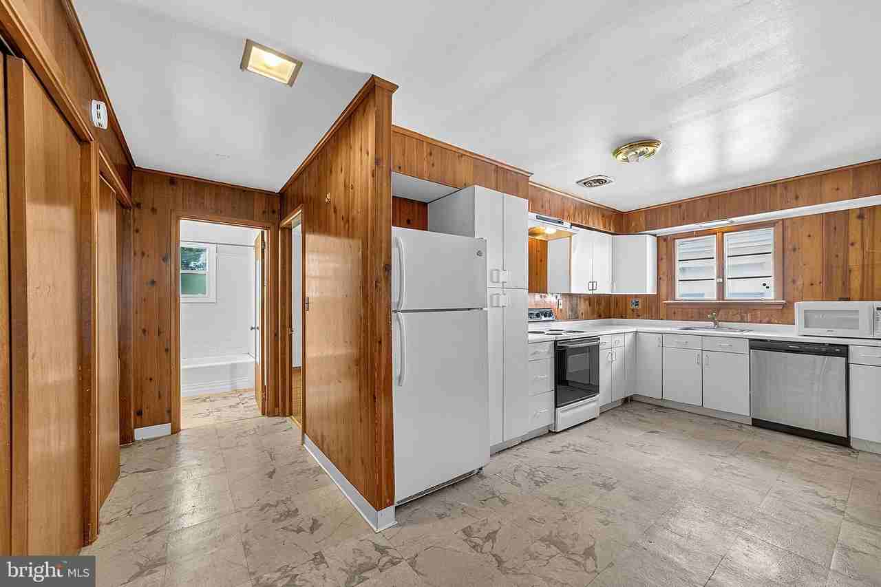 4 Pierson Pl #A - Photo 6 of 24