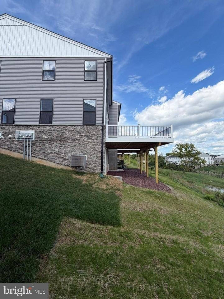 310 Aspen Way - Photo 5 of 50