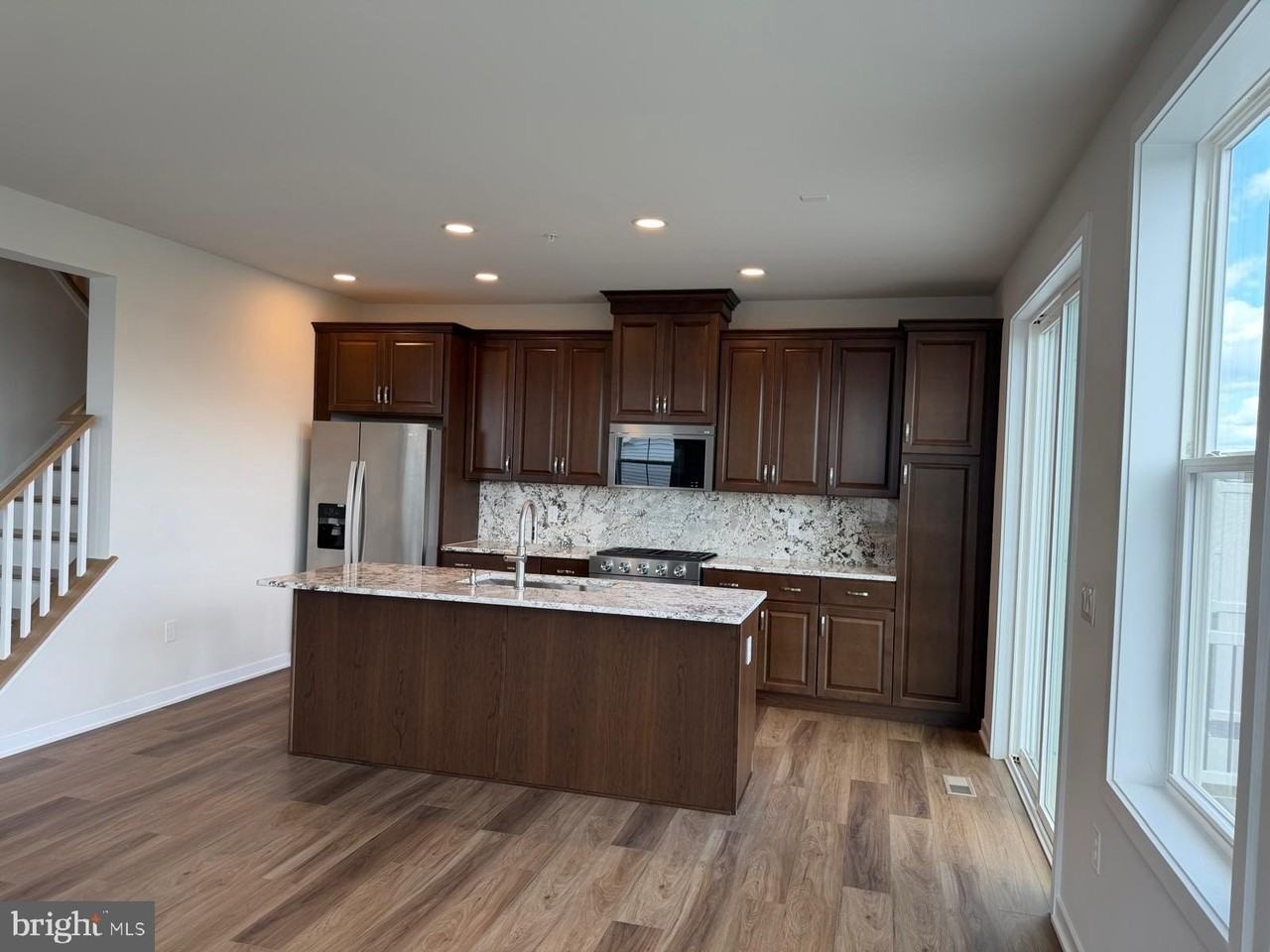 310 Aspen Way - Photo 6 of 50