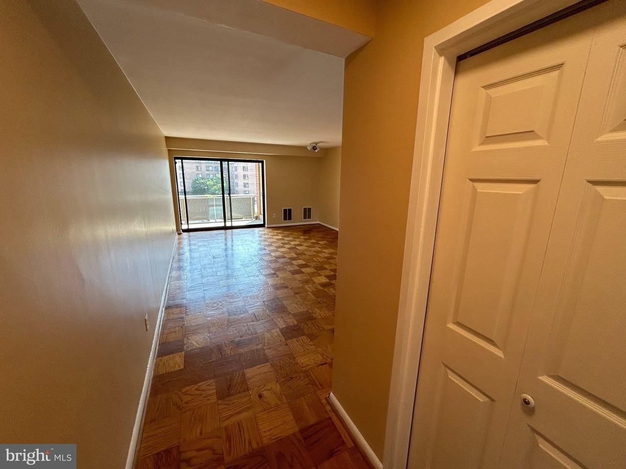1931 N Cleveland St #402 - Photo 2 of 17