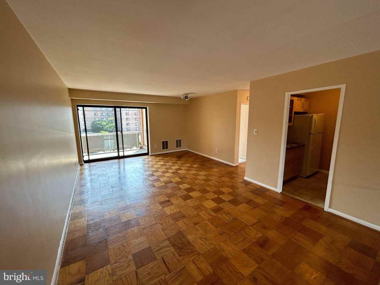 1931 N Cleveland St #402 - Photo 4 of 17