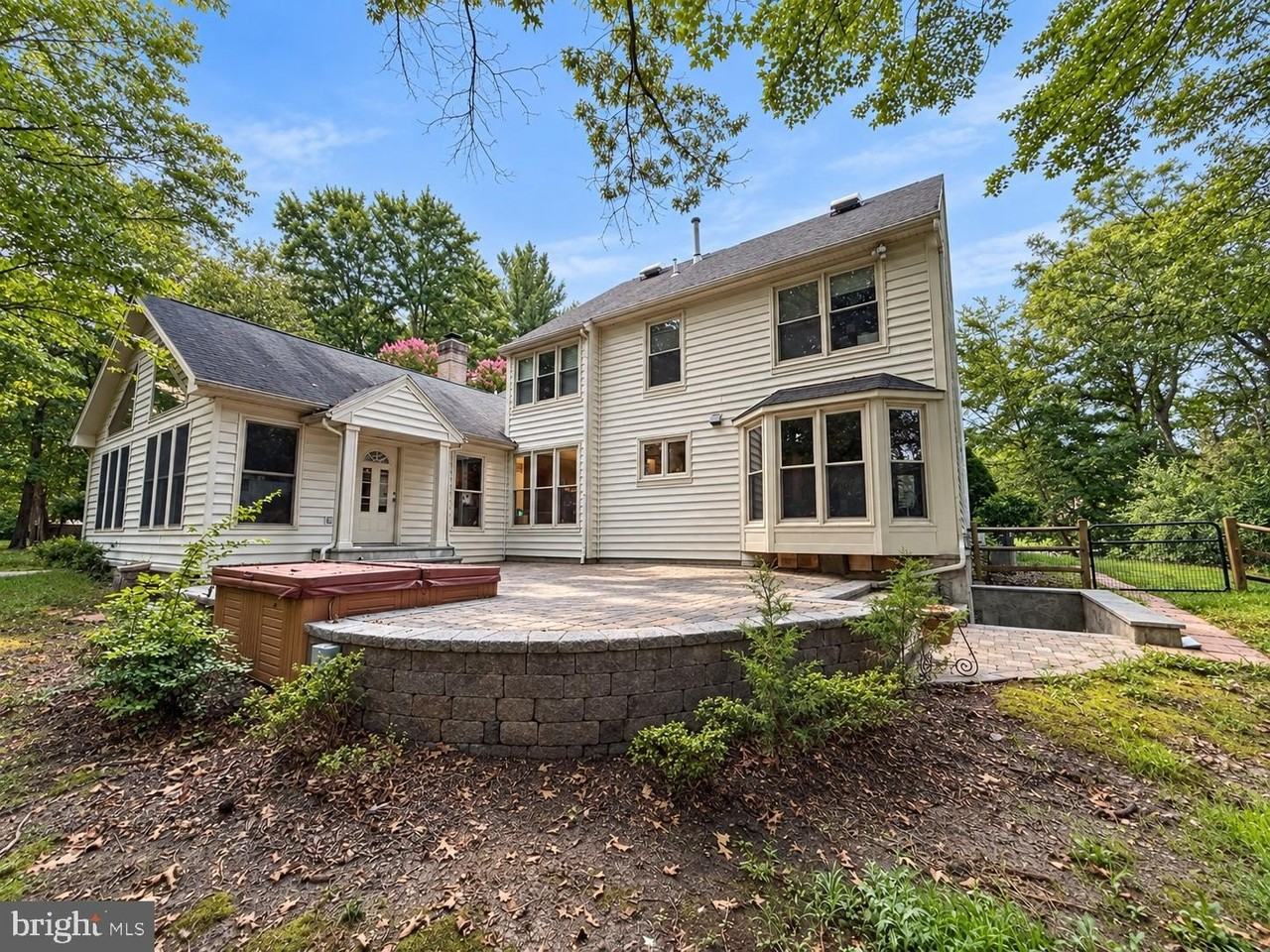 6762 Bronze Post Rd - Photo 2 of 20