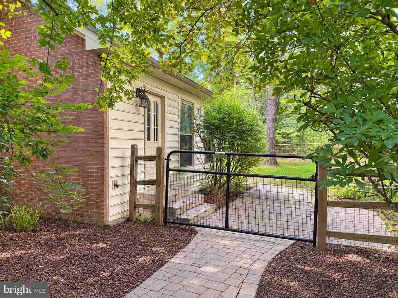 6762 Bronze Post Rd - Photo 3 of 20