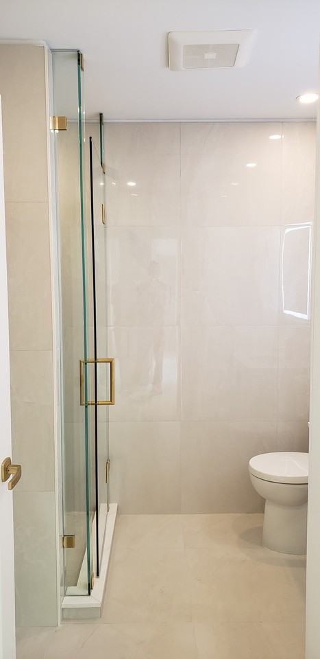 138 East 8th Avenue #203 - Photo 5 of 9