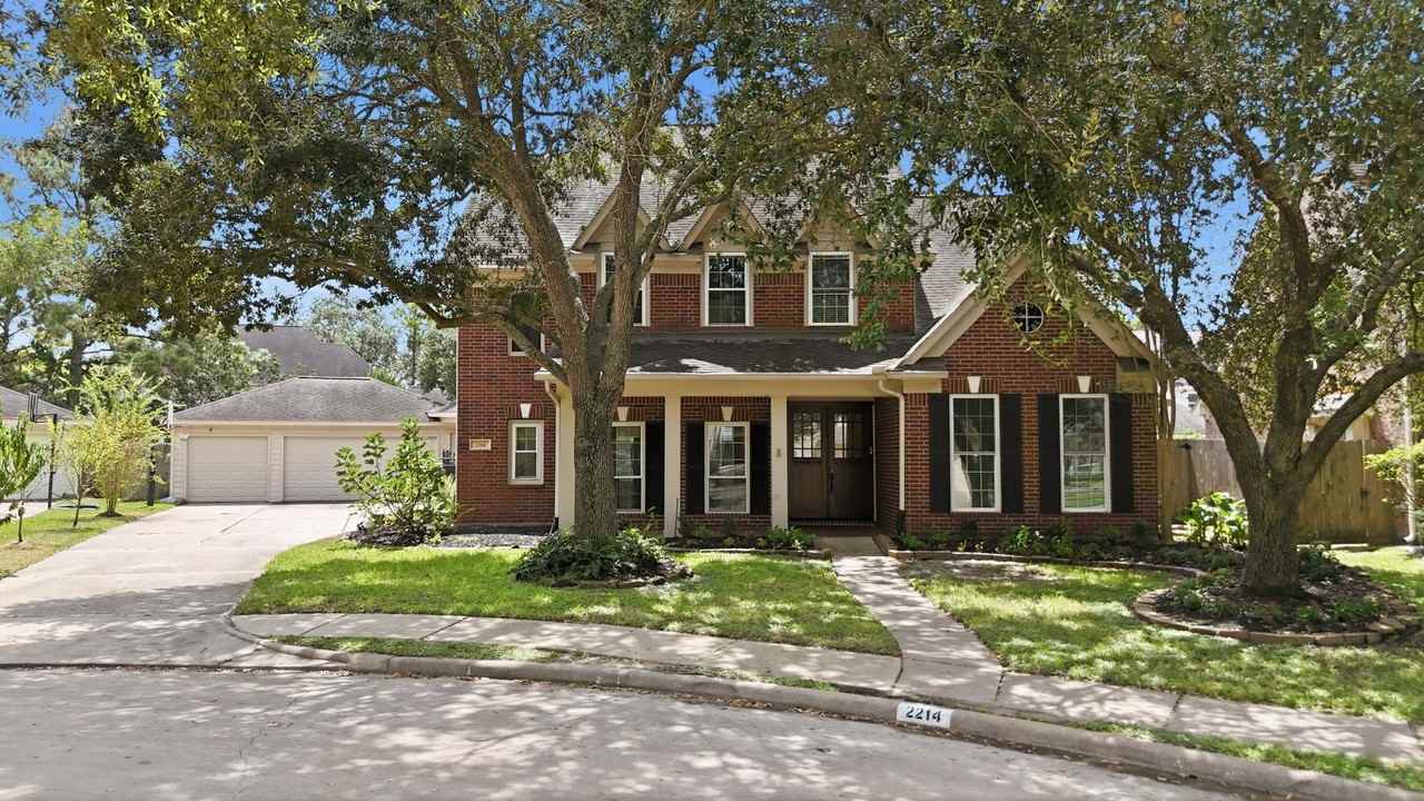 2214 Lytham Ln - Photo 2 of 45