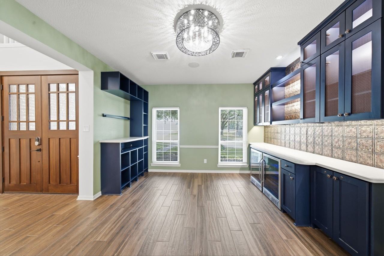 2214 Lytham Ln - Photo 5 of 45