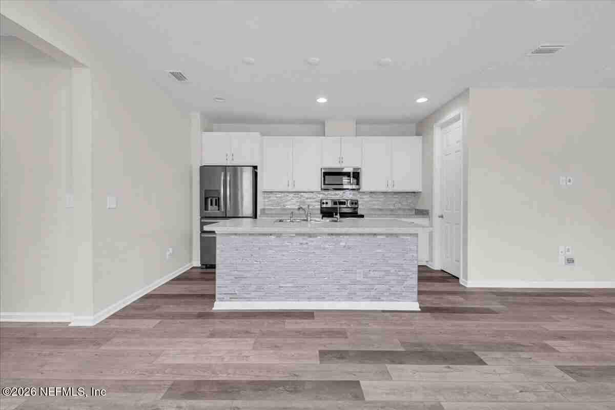 1420 Tropical Pine Cv - Photo 3 of 31