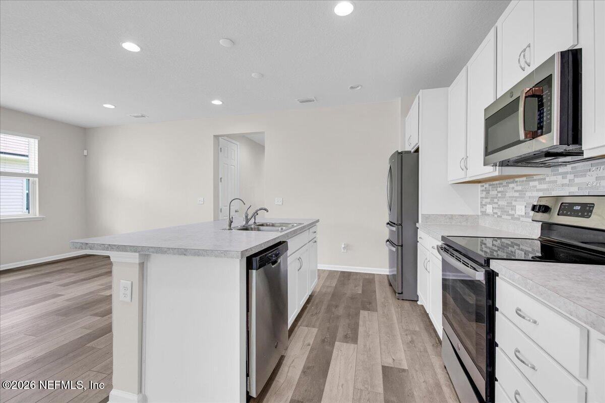 1420 Tropical Pine Cv - Photo 4 of 31