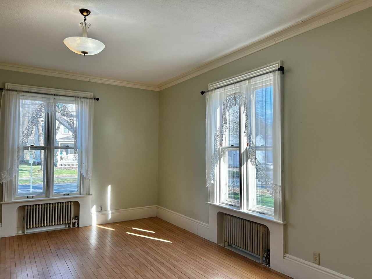48 Congress St - Photo 3 of 36