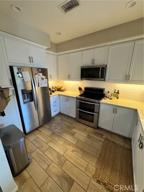 21405 Dahlia Ct - Photo 3 of 9