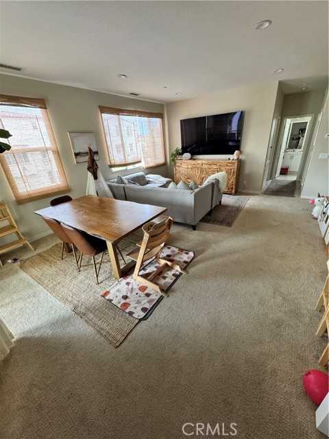 21405 Dahlia Ct - Photo 5 of 9