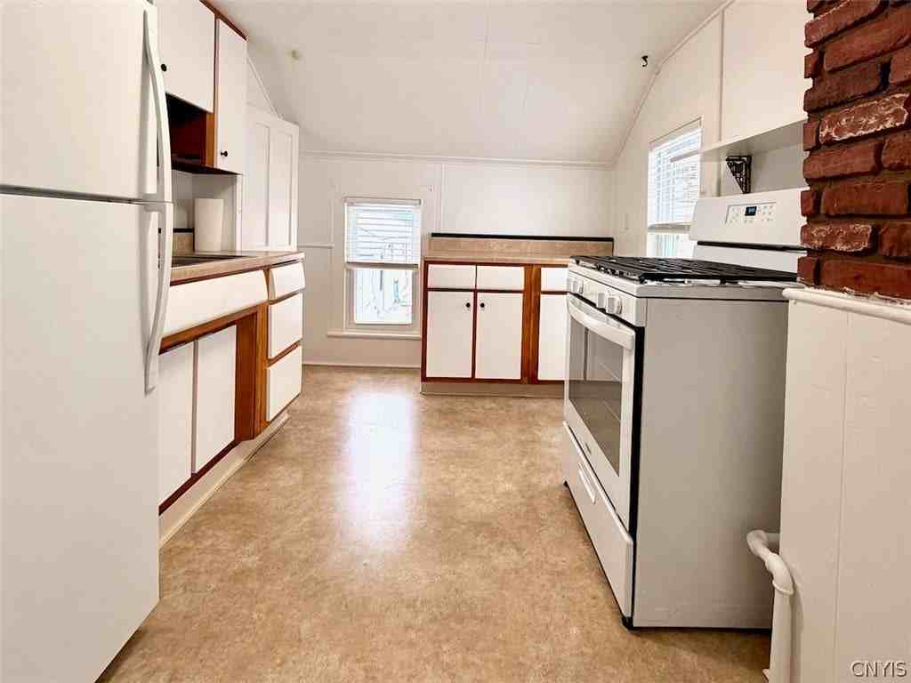 88 E 5th St - Photo 7 of 11