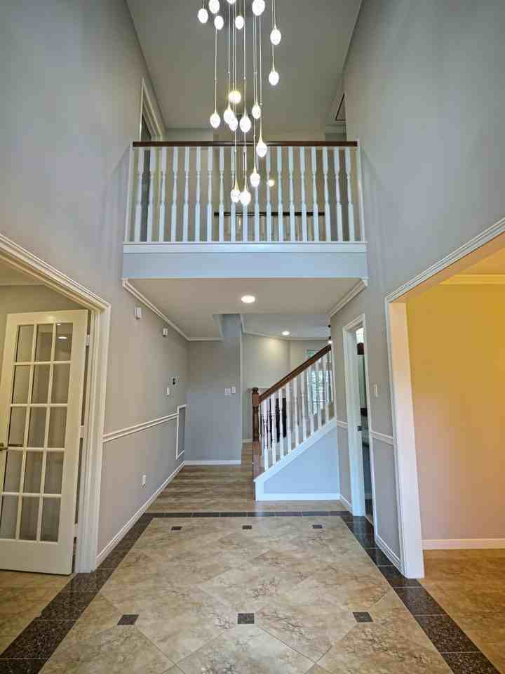 305 Oak Creek Ct - Photo 3 of 28