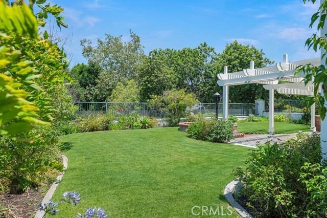 11 Pinewood Dr - Photo 4 of 30