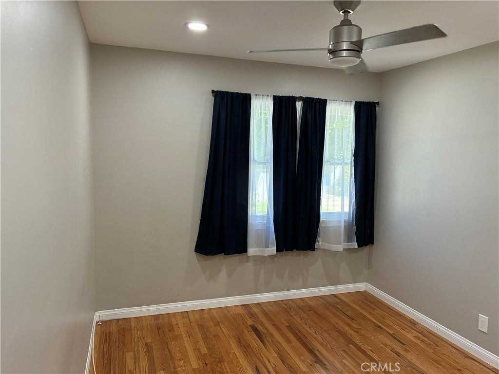 630 W Foothill Blvd - Photo 6 of 10