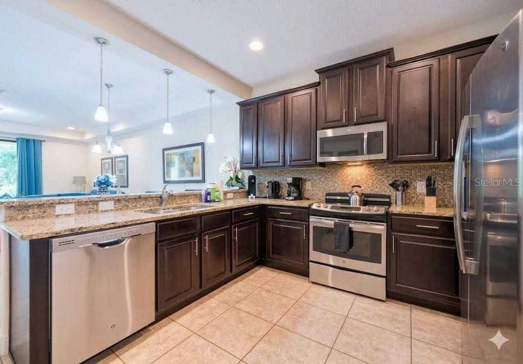 8151 Roseville Blvd - Photo 4 of 26