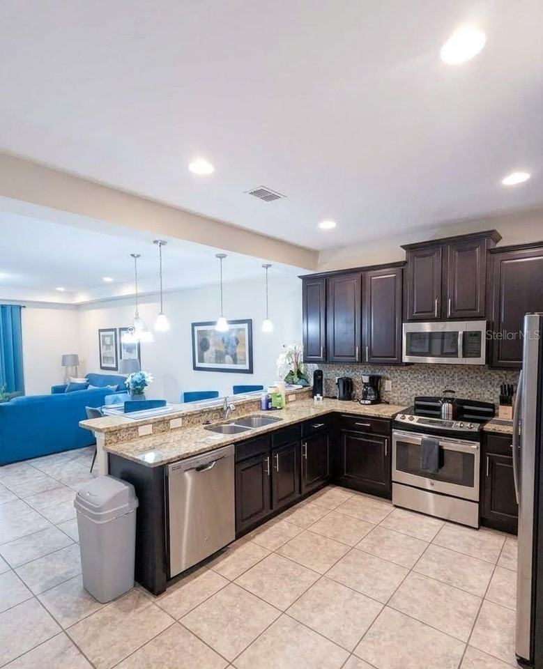 8151 Roseville Blvd - Photo 6 of 26