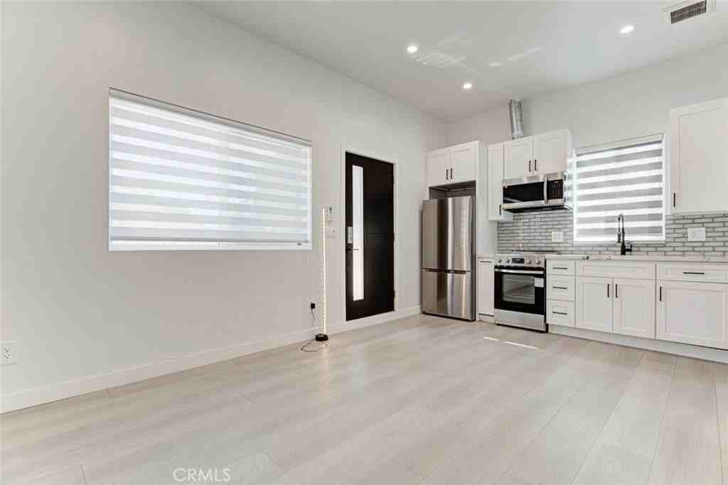 9823 Odessa Ave - Photo 6 of 15
