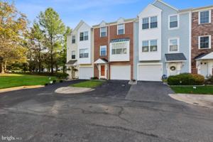 featured image of 18221 Fox Chase Cir