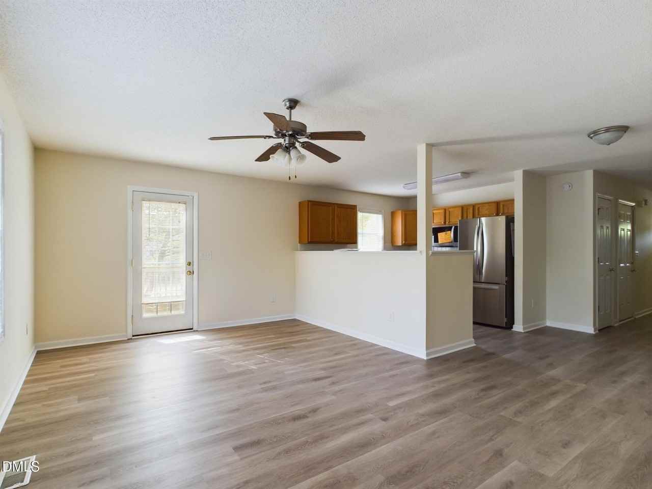 271 Pittsboro St - Photo 4 of 27