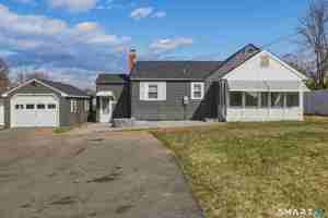 featured image of 140 Camp Ave