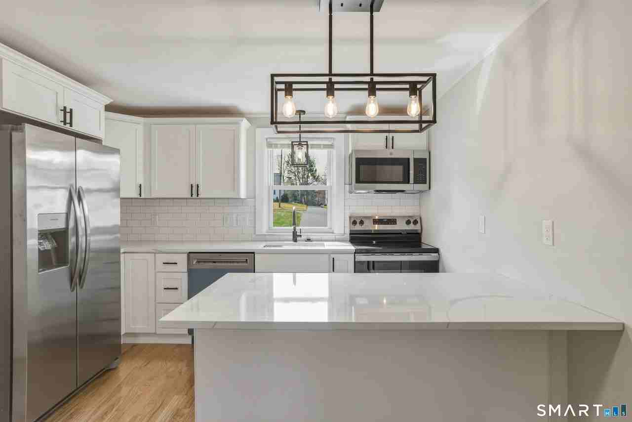 140 Camp Ave - Photo 2 of 20